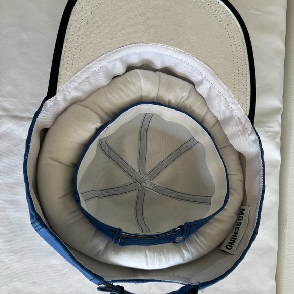 AW20 MOSCHINO Couture Jeremy Scott OVERSIZEDGIGANTIC MACRO SNAPBACK LOGO HAT NYC main image 6